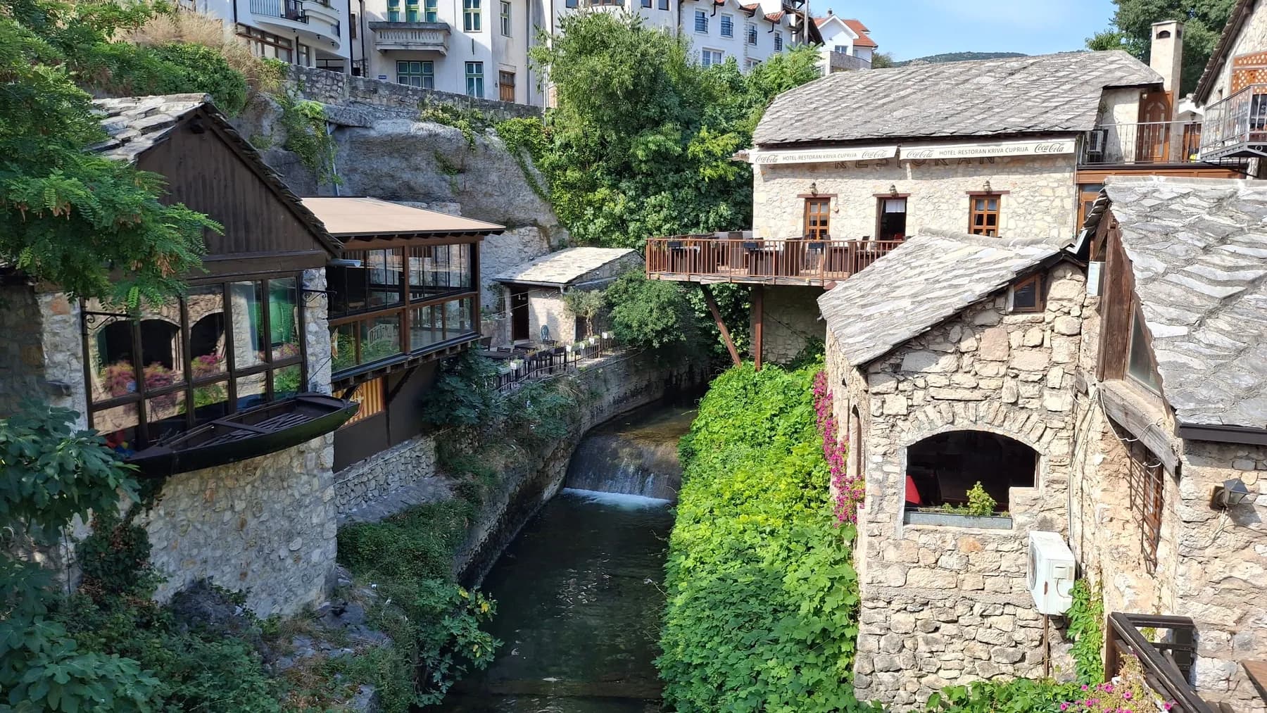 Arquitectura histórica del casco antiguo de Mostar.